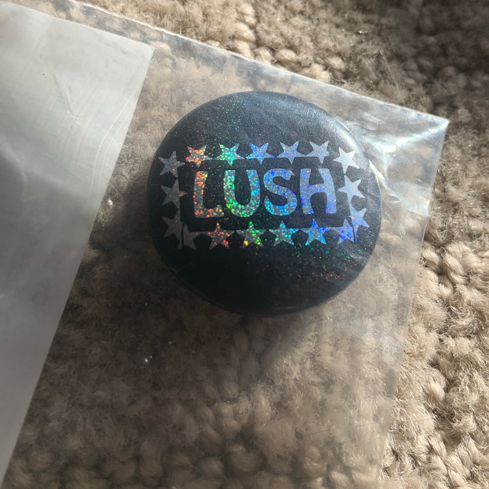 NWT Supreme Lush pin - Picture 3 of 4
